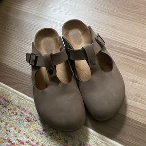 Like New Birkenstock Clogs